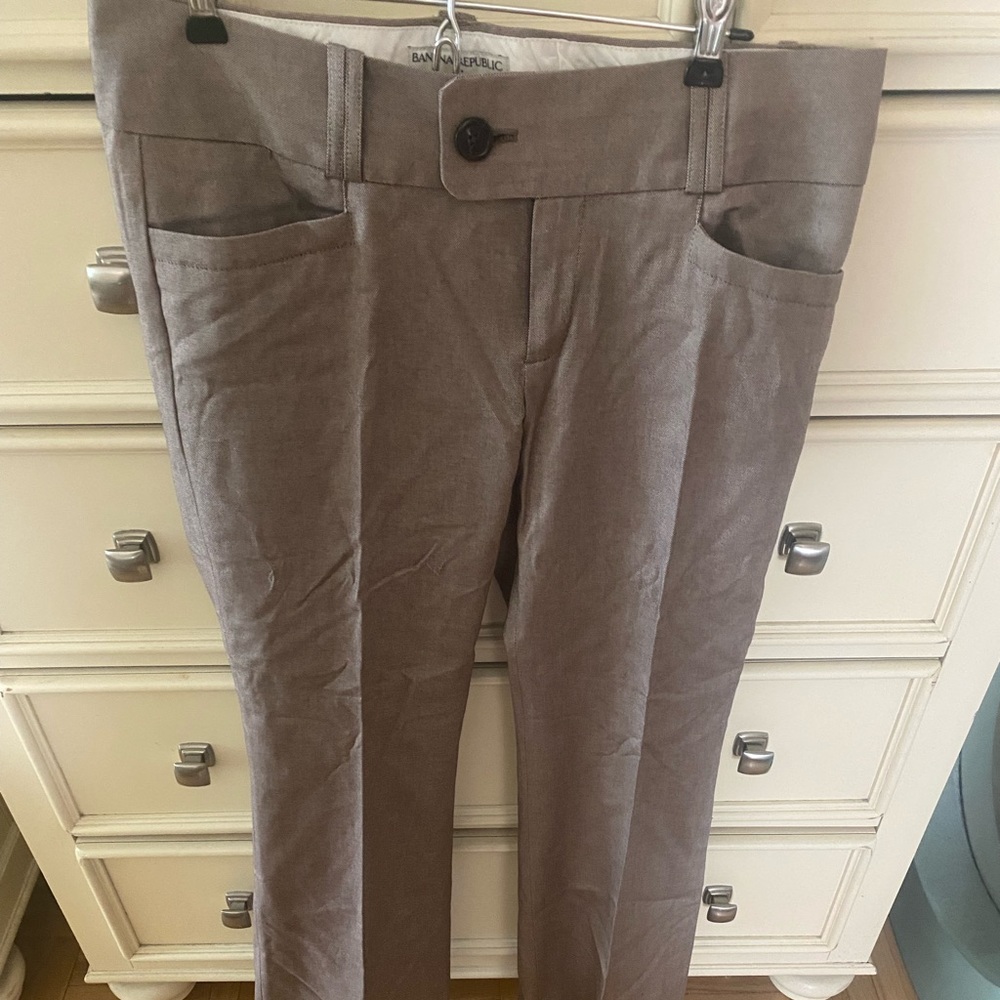 Banana Republic Martin Fit size 8'pants- like new